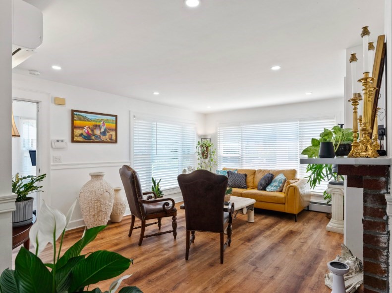 33 Range Ave