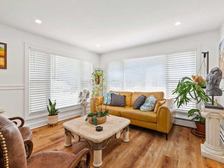 33 Range Ave