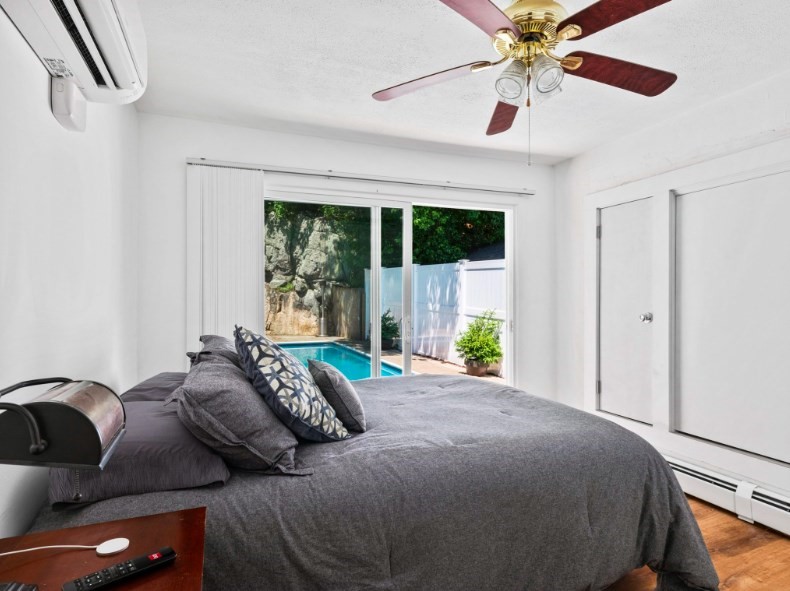 33 Range Ave