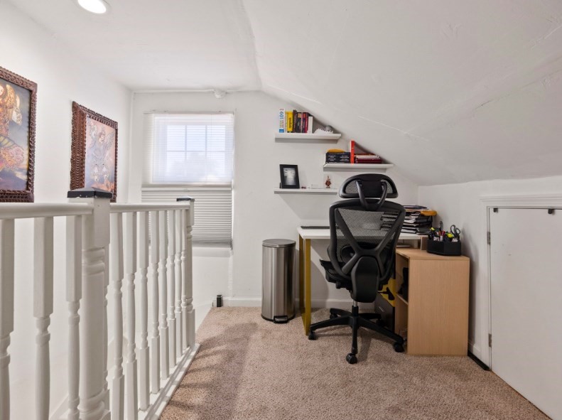 33 Range Ave