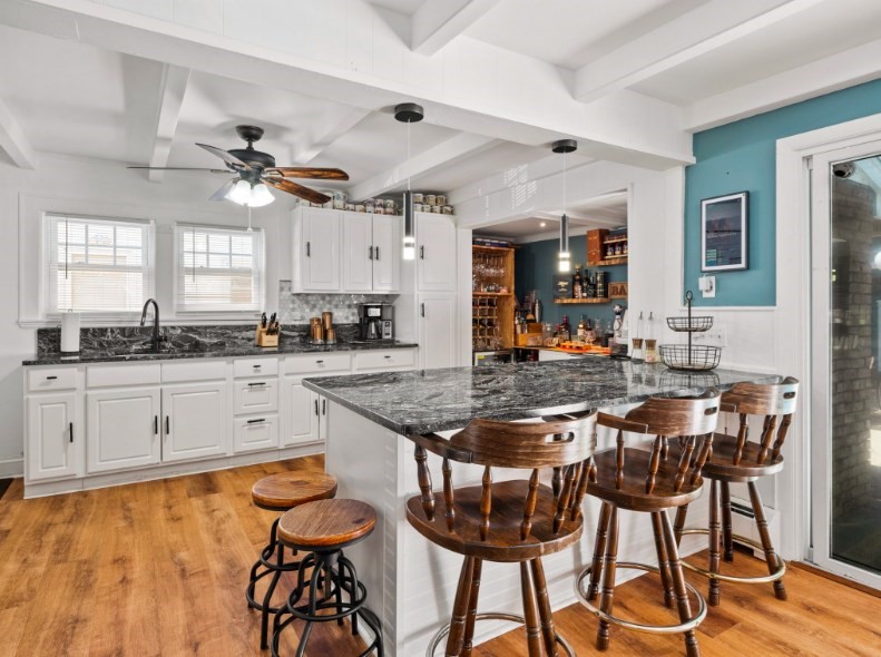 33 Range Ave