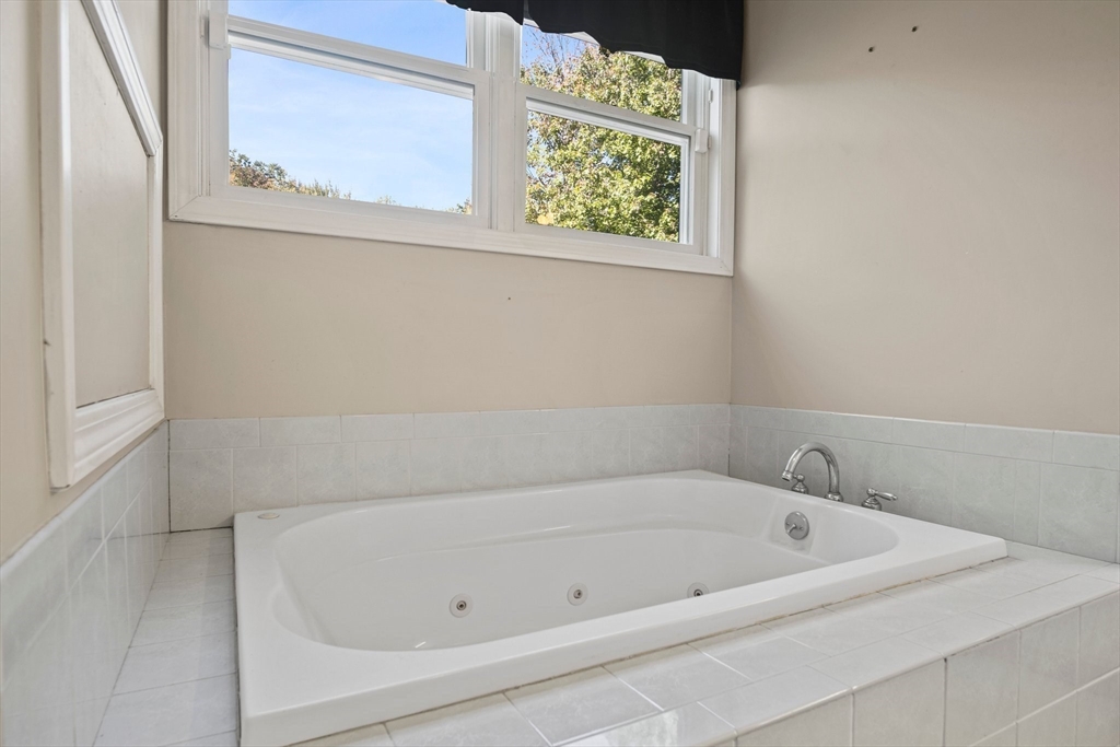 15 Silver Birch Ln