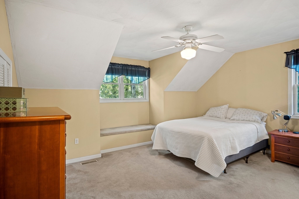 15 Silver Birch Ln