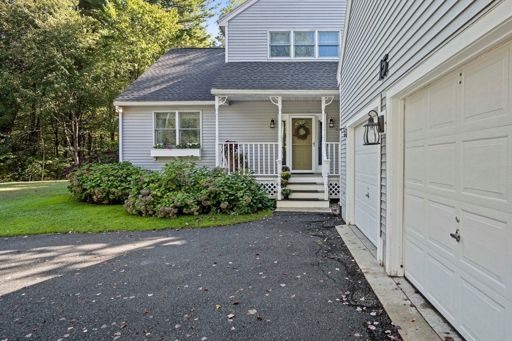 15 Silver Birch Ln