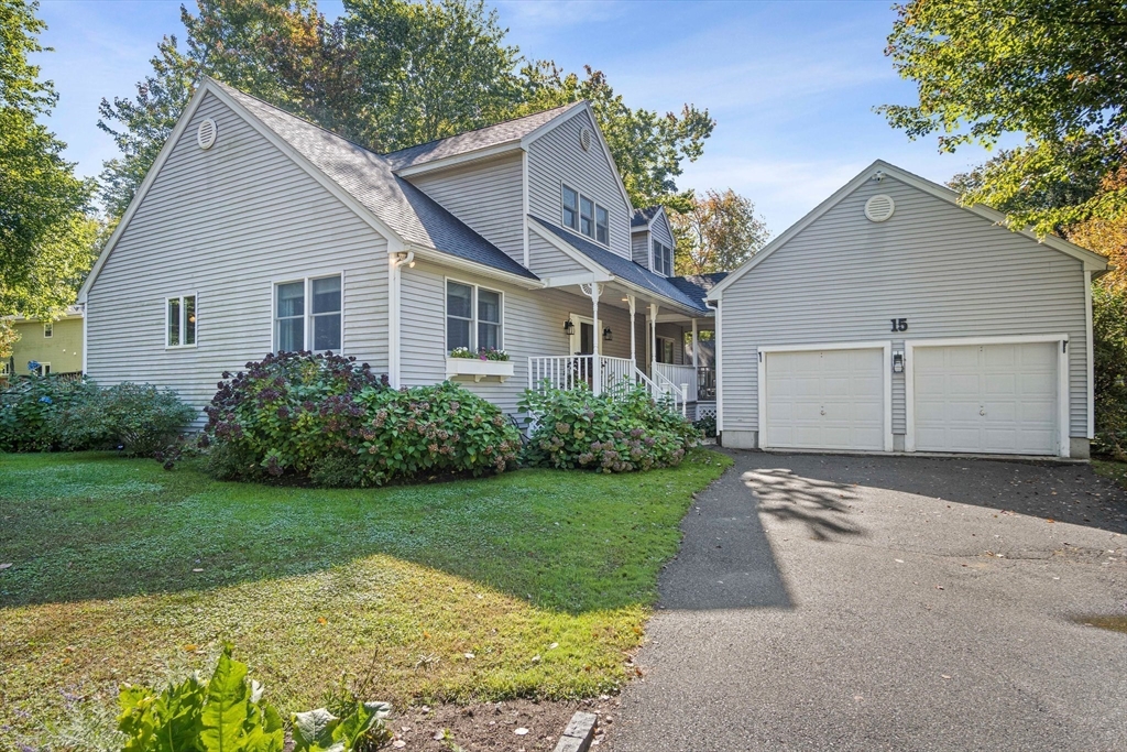15 Silver Birch Ln