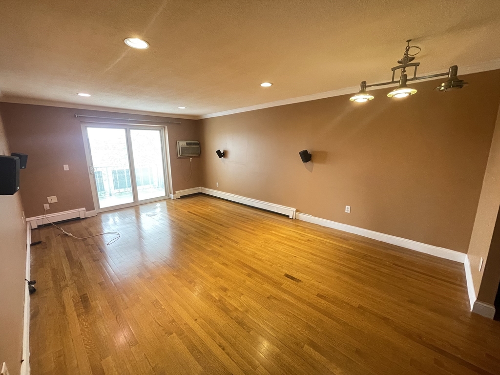 70 Warren Ave # 1 Unit: 3-1