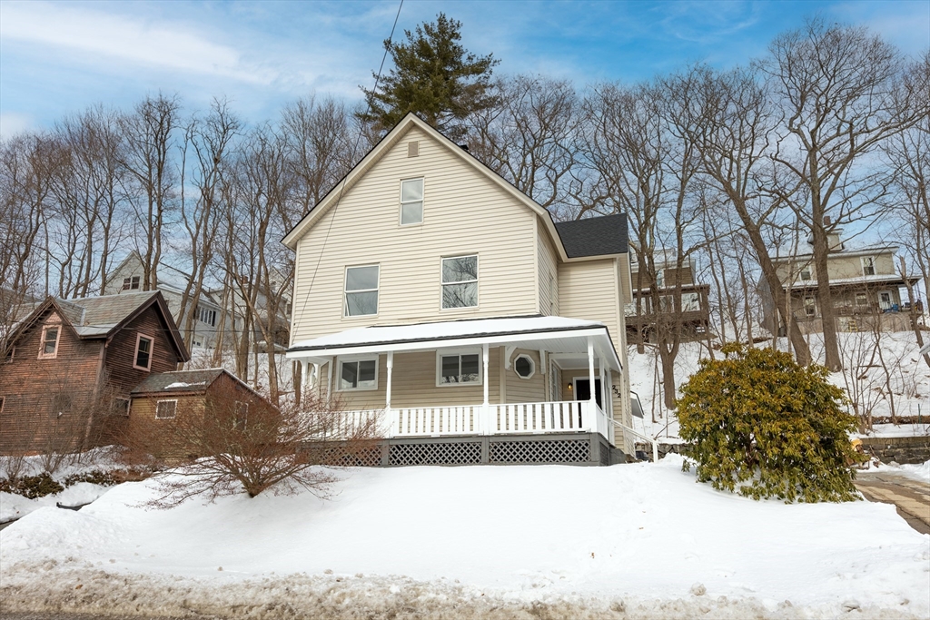 232 Pequoig Ave