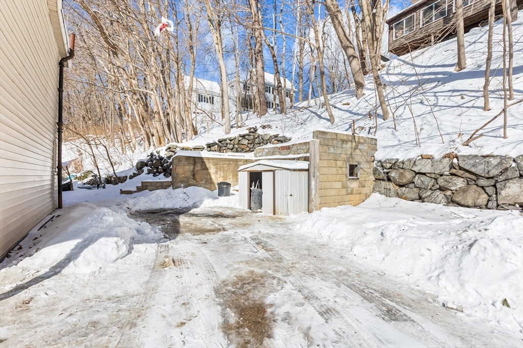 232 Pequoig Ave
