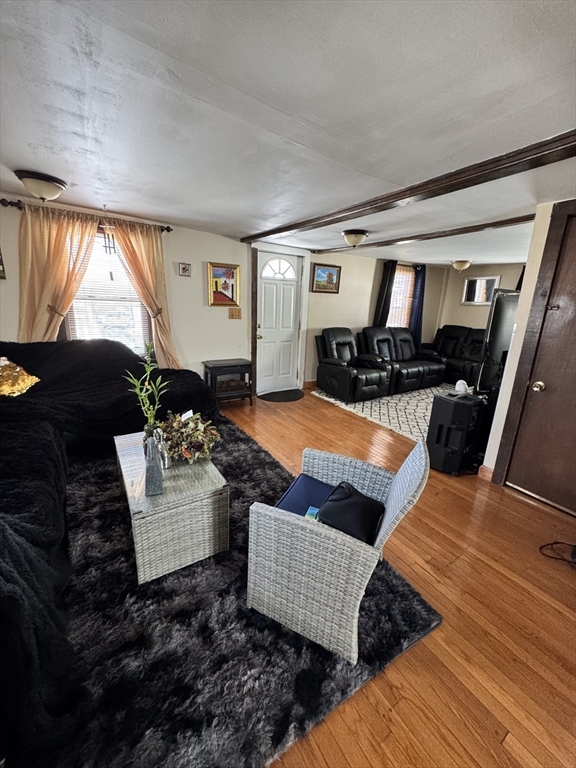 40 Linden St