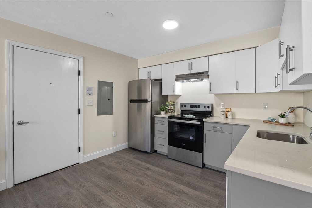 472 Essex Street # 407