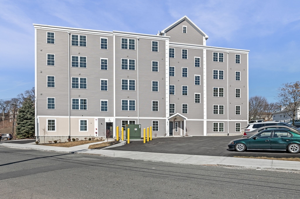 472 Essex Street # 407