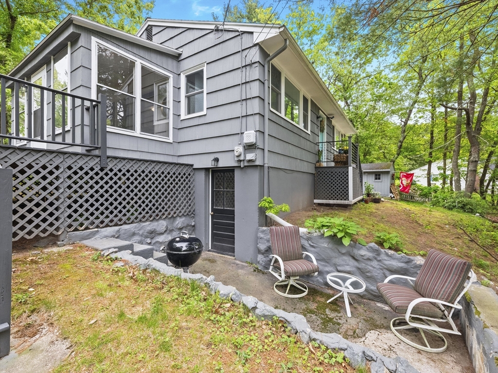 14 Riverside Dr