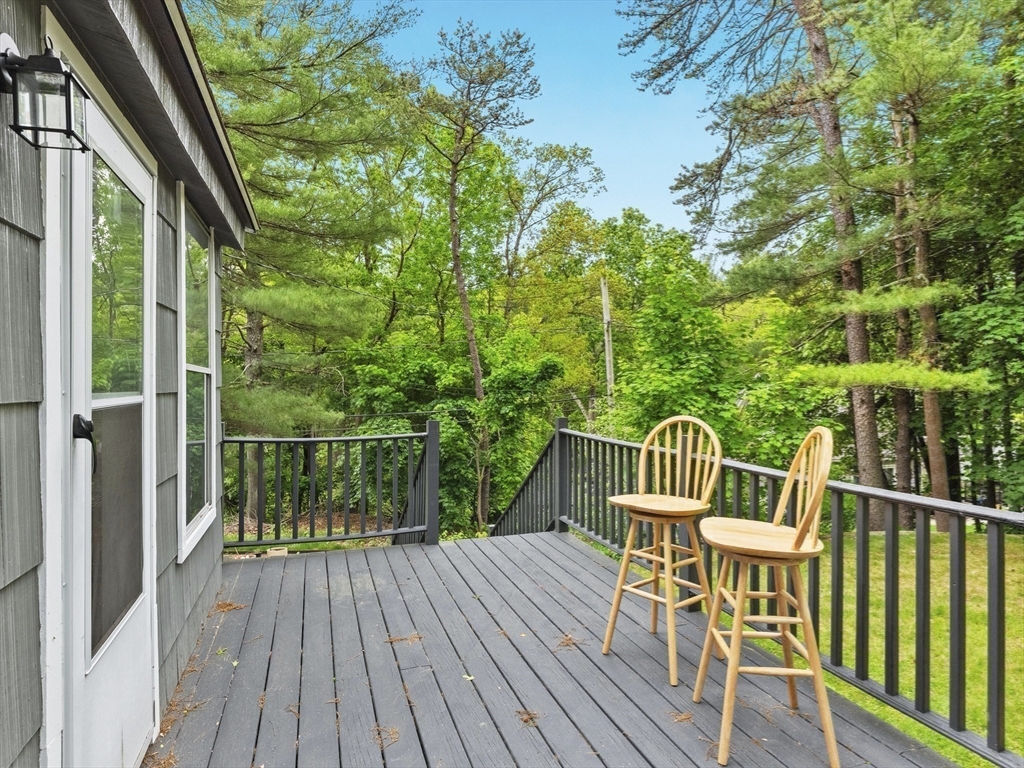 14 Riverside Dr