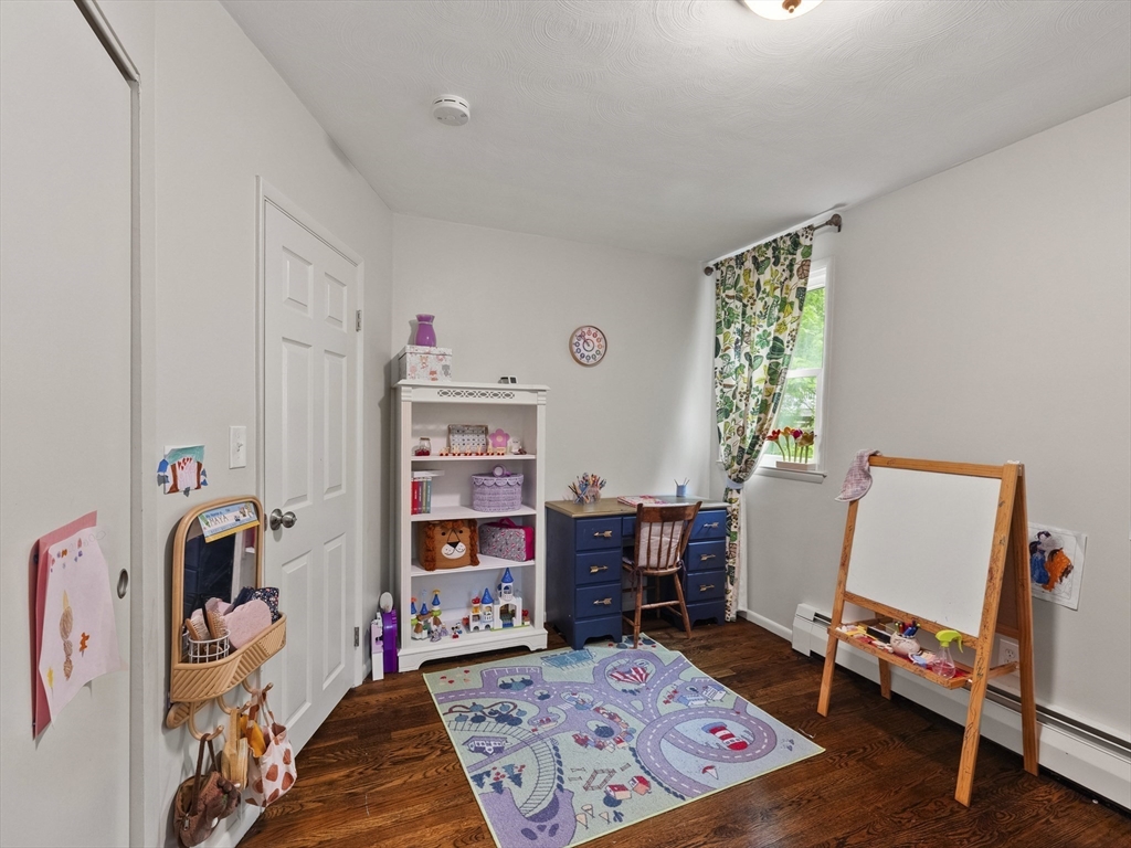 14 Riverside Dr