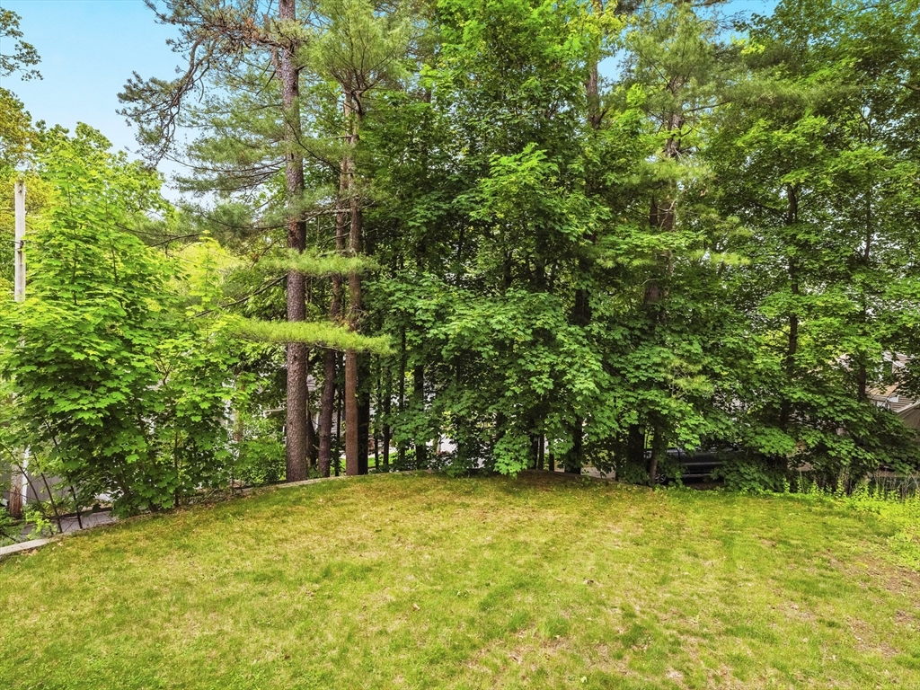 14 Riverside Dr