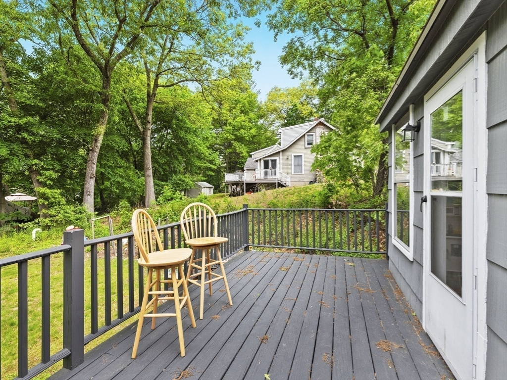 14 Riverside Dr