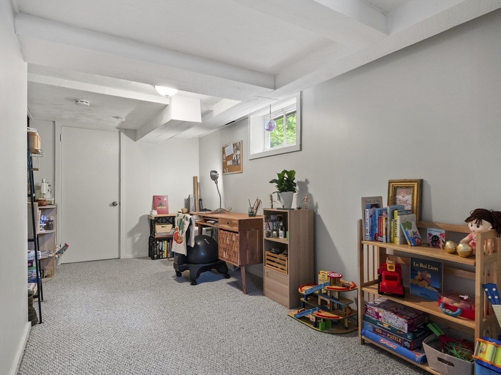 14 Riverside Dr