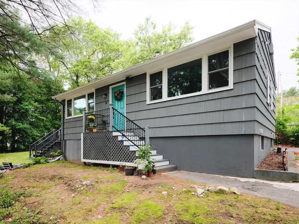 14 Riverside Dr