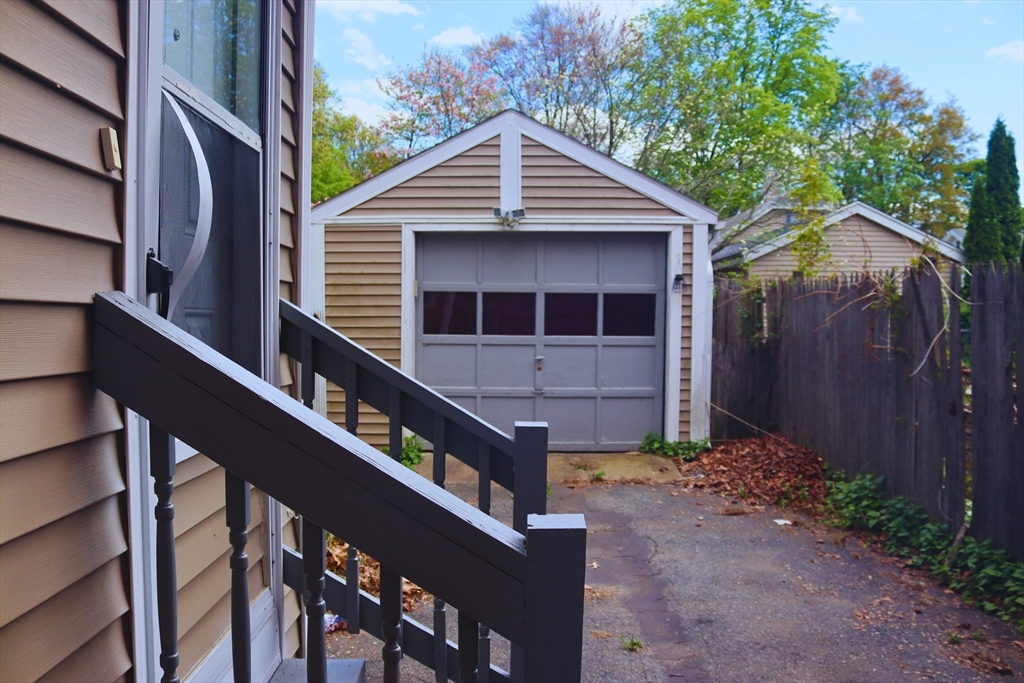 27 Bushwick Pl