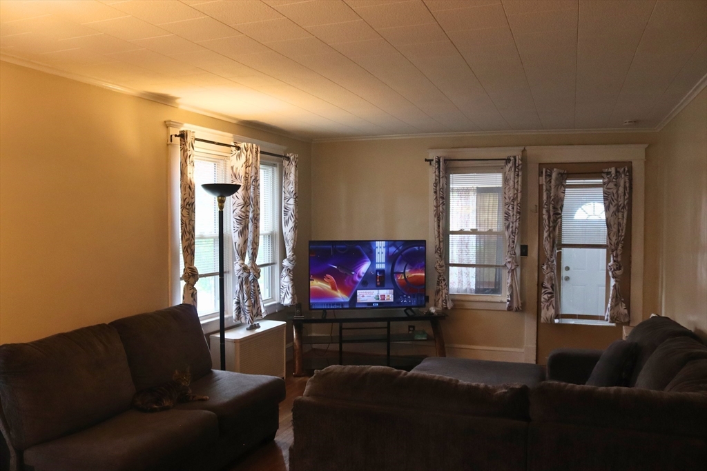 27 Bushwick Pl