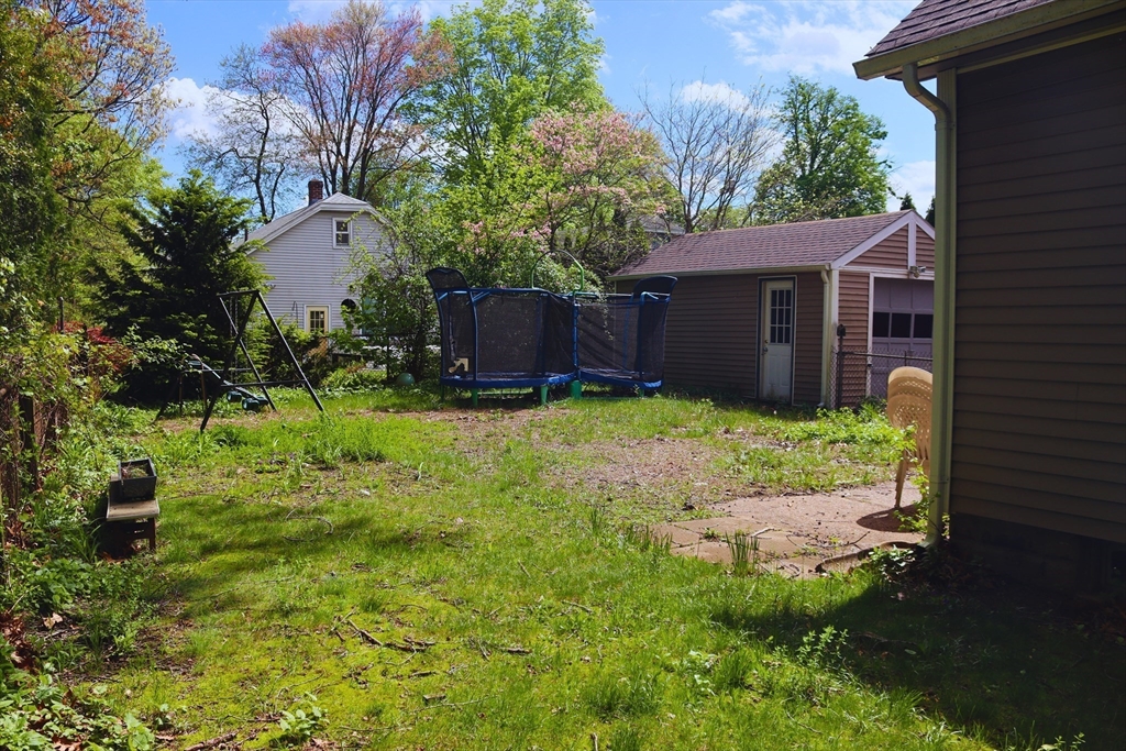27 Bushwick Pl