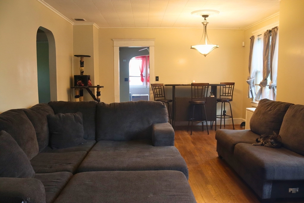 27 Bushwick Pl