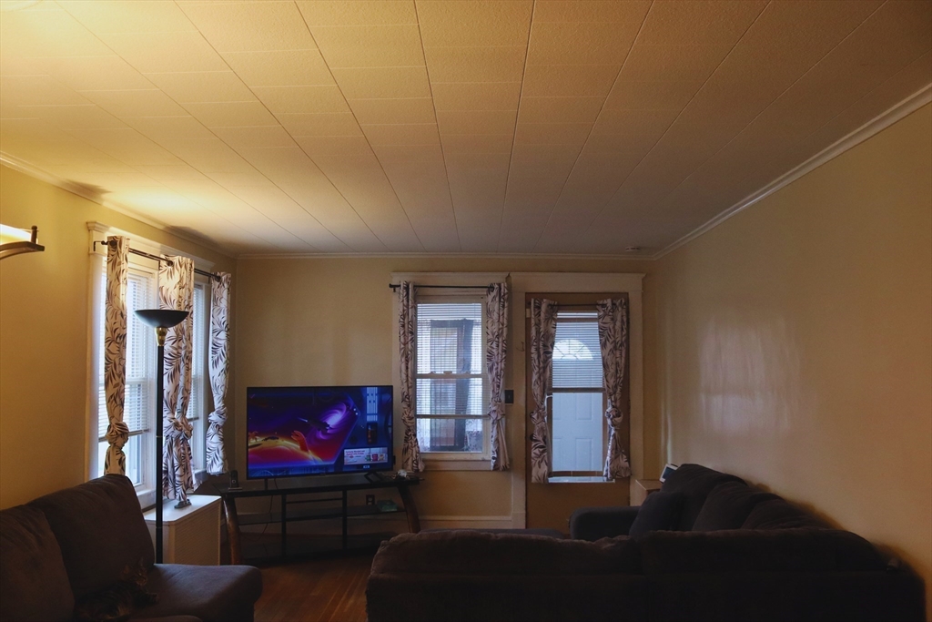 27 Bushwick Pl