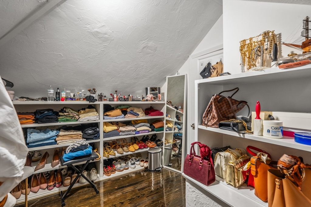 32-34 Mount Vernon St