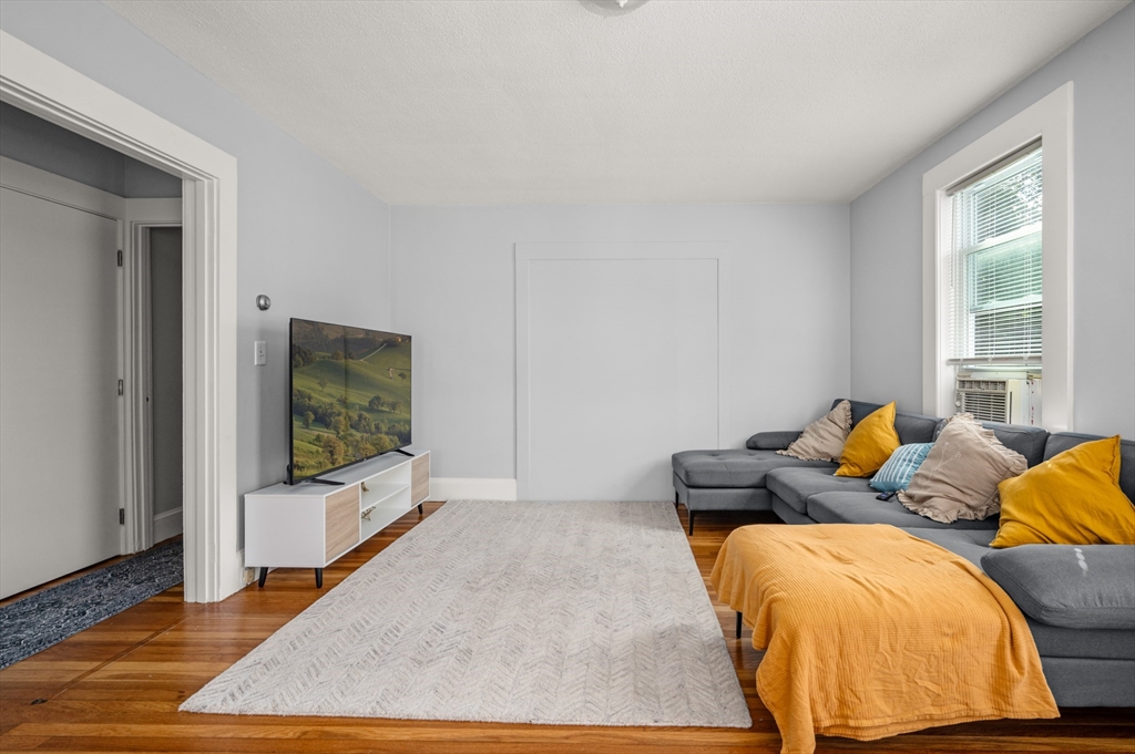 32-34 Mount Vernon St