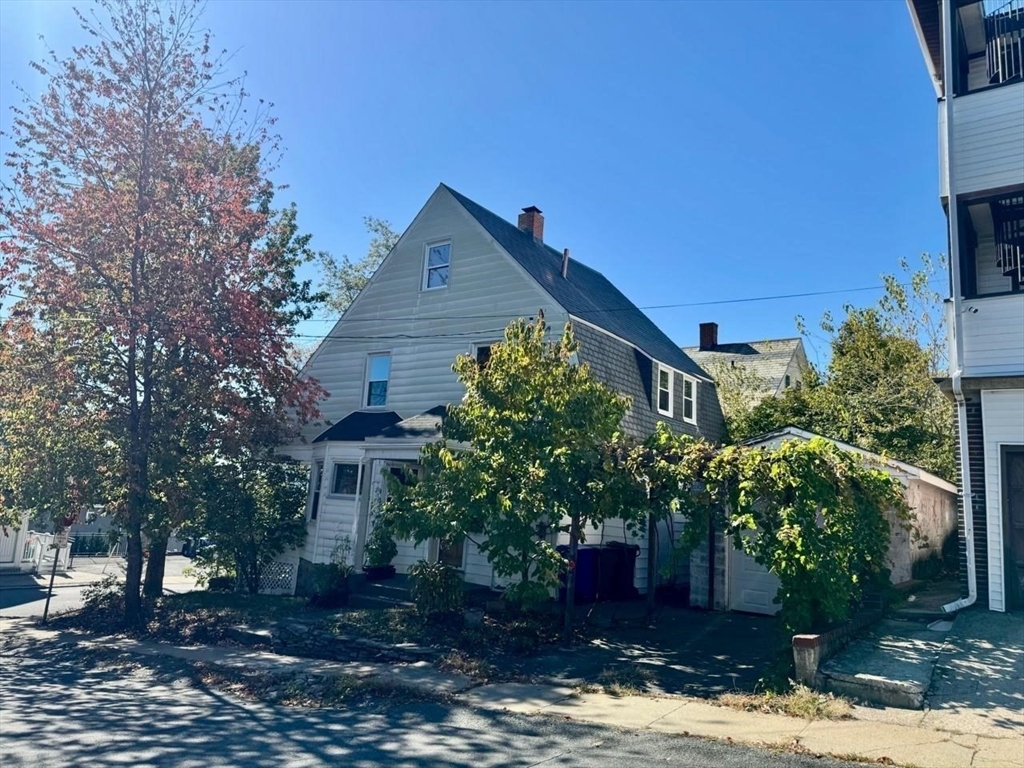 2 Laurel St