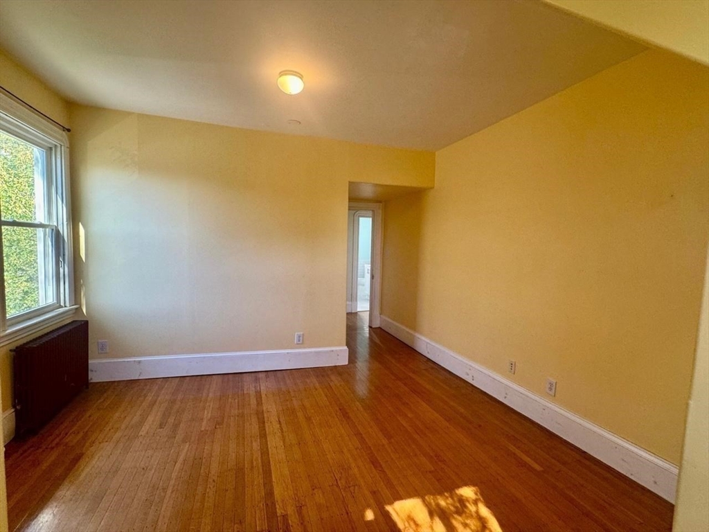 2 Laurel St