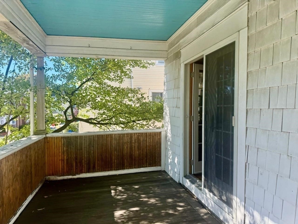 2 Laurel St