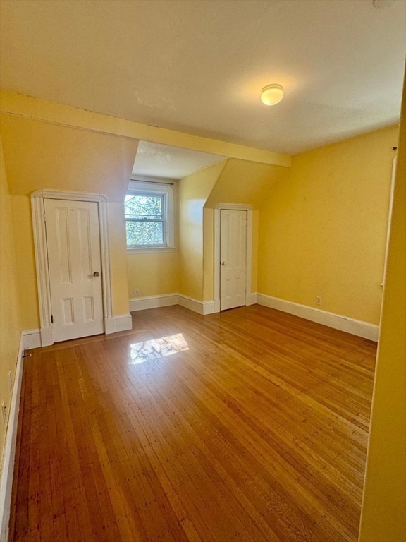 2 Laurel St