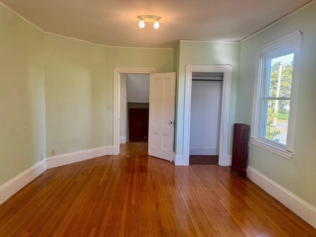 2 Laurel St