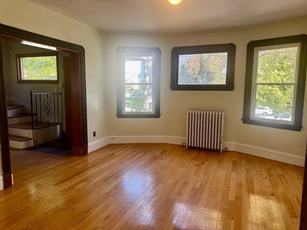2 Laurel St