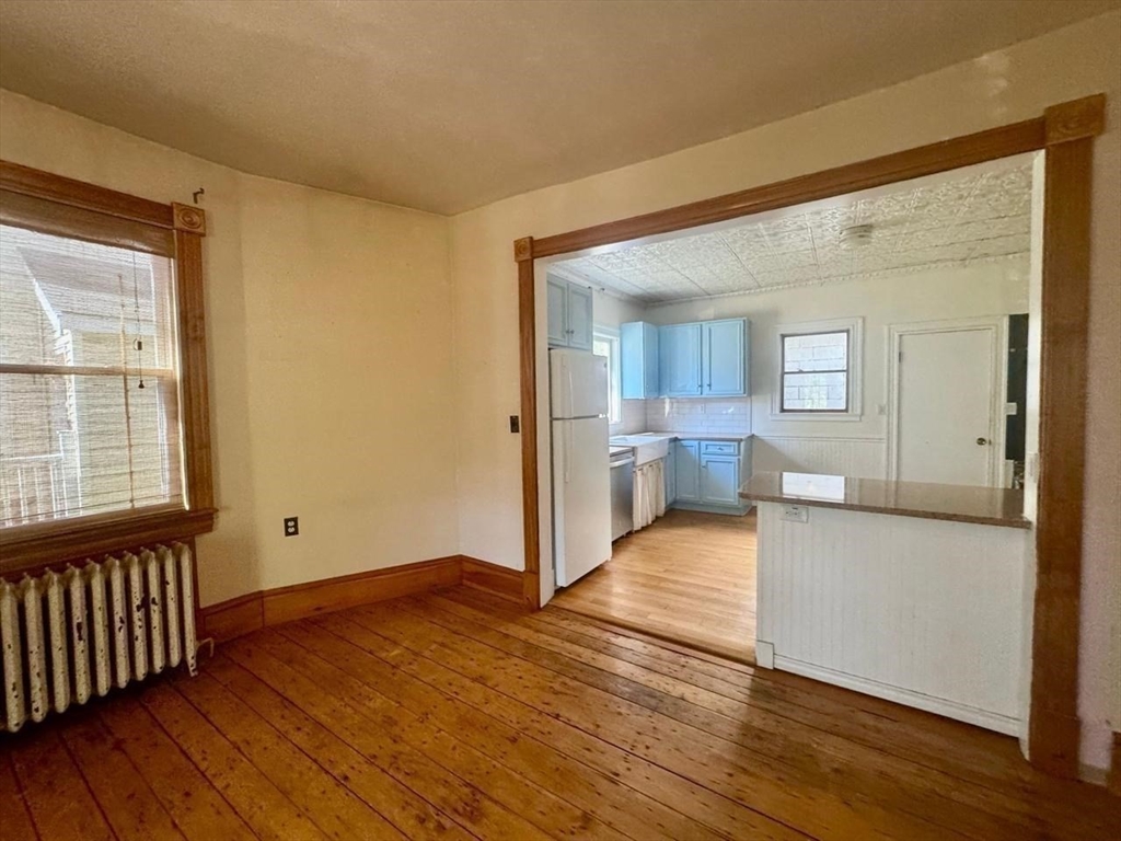 2 Laurel St
