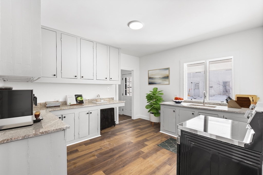 232 Pequoig Ave # 2, Athol Unit: 2