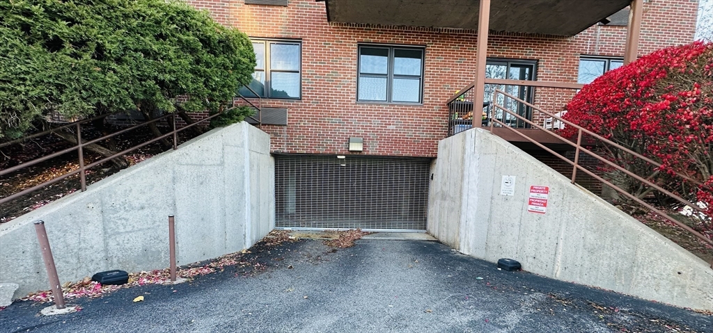 605 Eastern Ave # 211