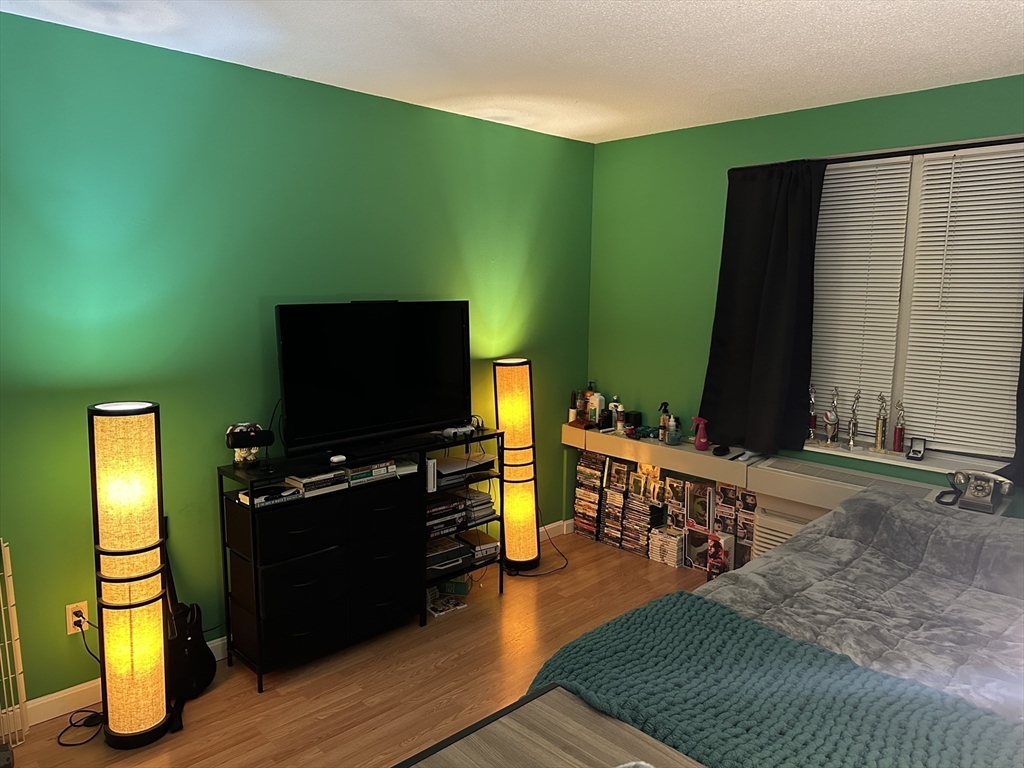 605 Eastern Ave # 211