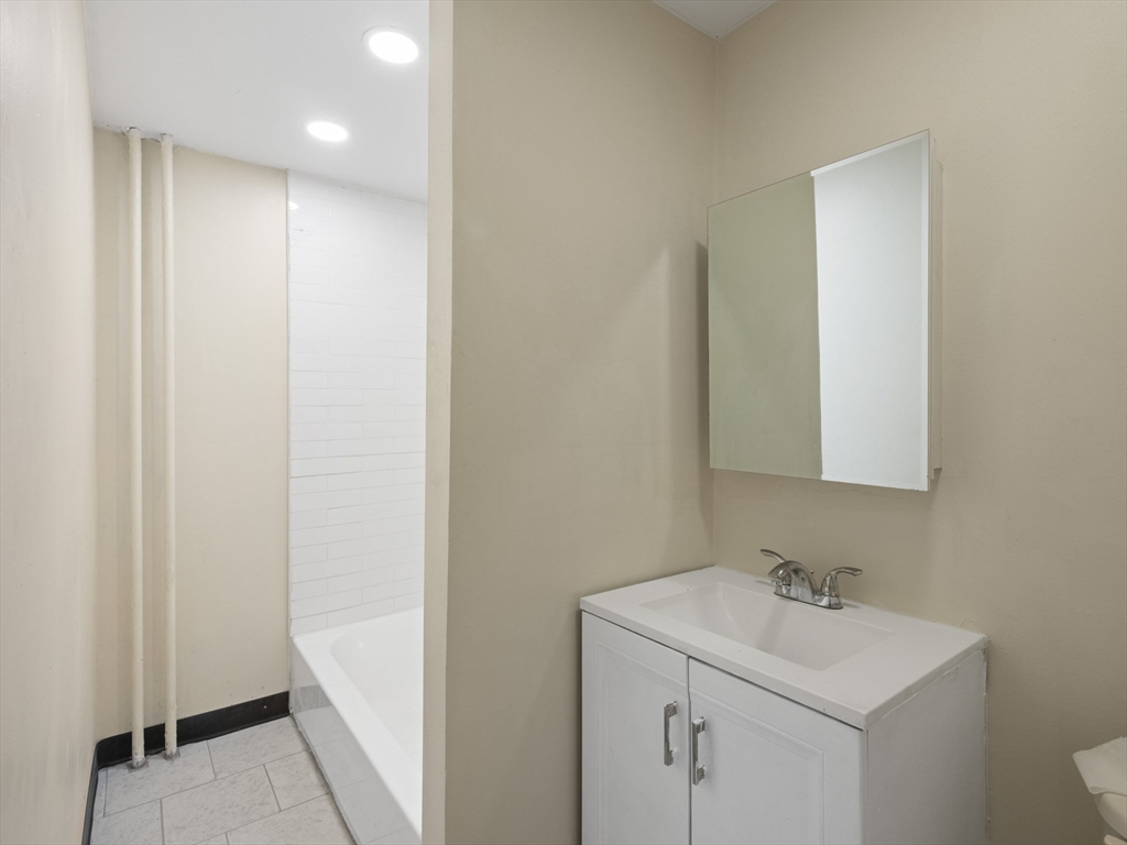 75 Bellingham St # 1