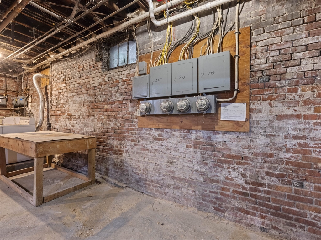 75 Bellingham St # 2