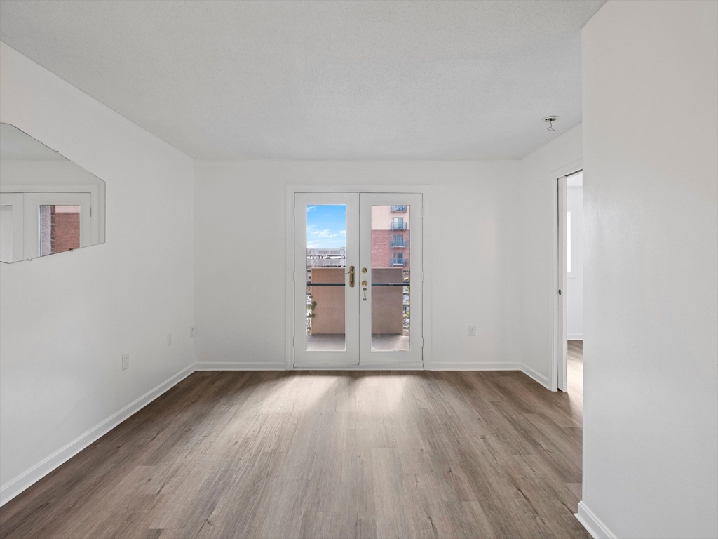 165 Cottage St # 413