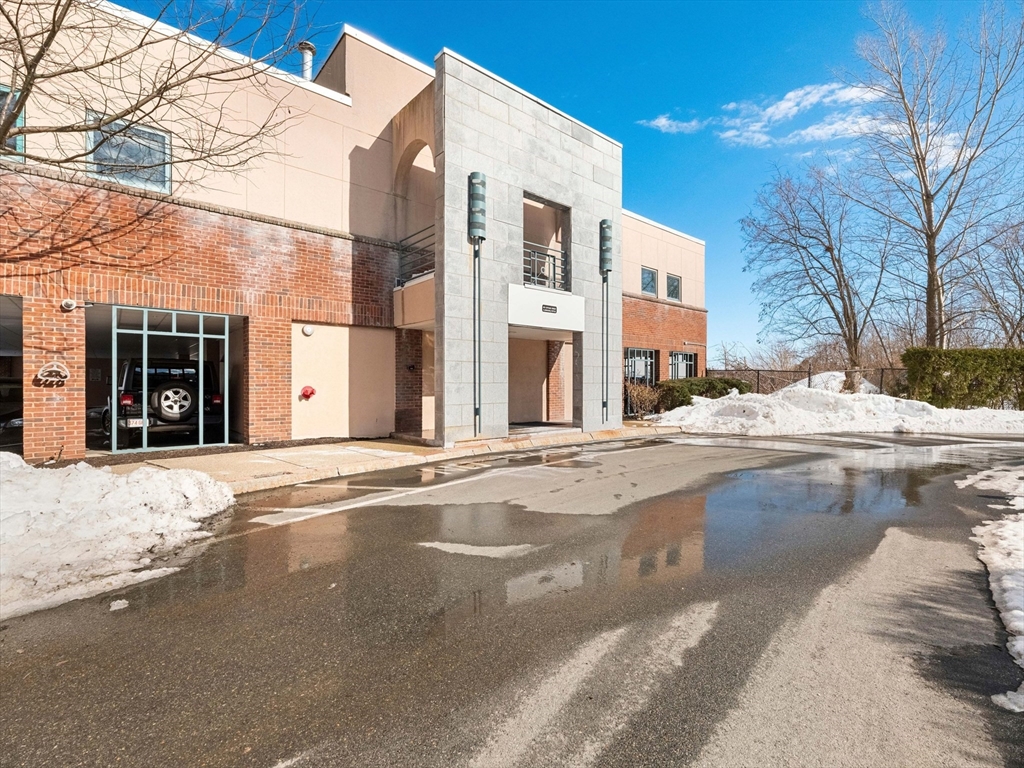 165 Cottage St # 413