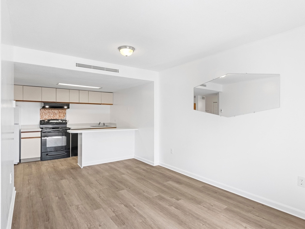 165 Cottage St # 413