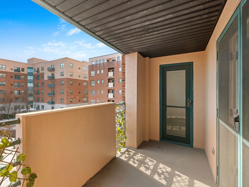 165 Cottage St # 413