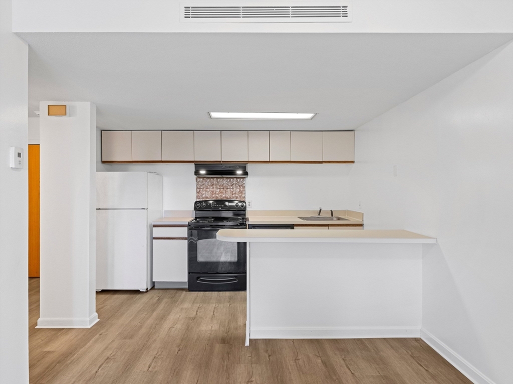 165 Cottage St # 413