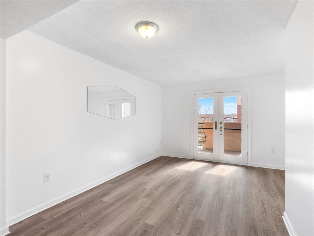 165 Cottage St # 413