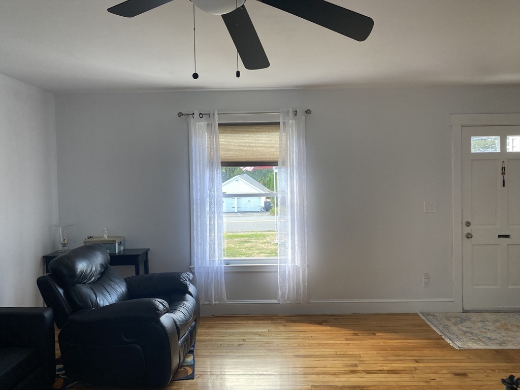 90 Lowell Ave