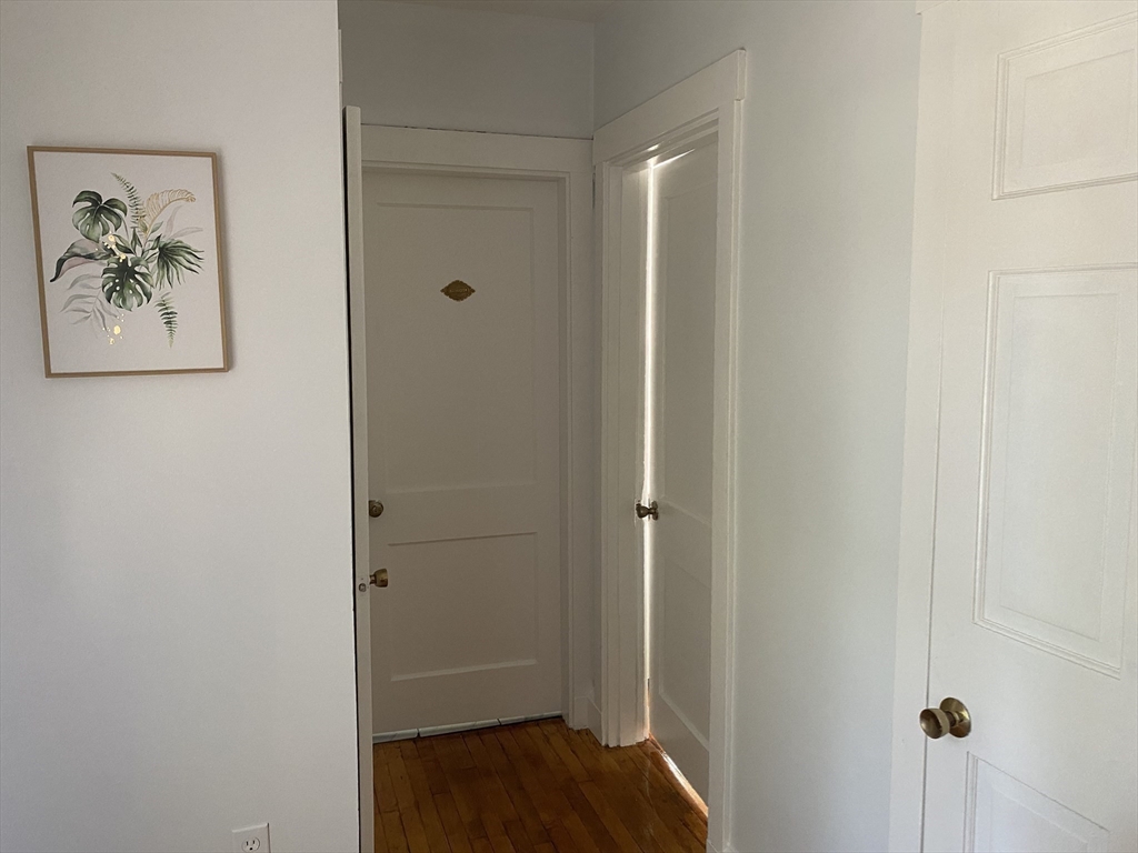 90 Lowell Ave