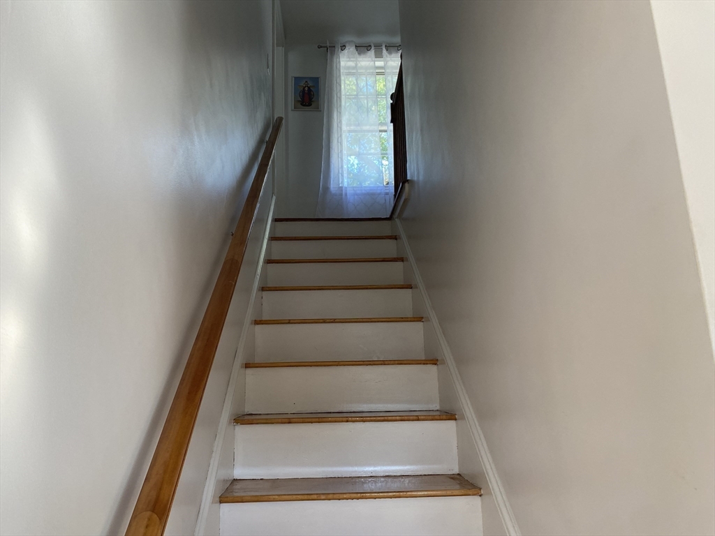90 Lowell Ave